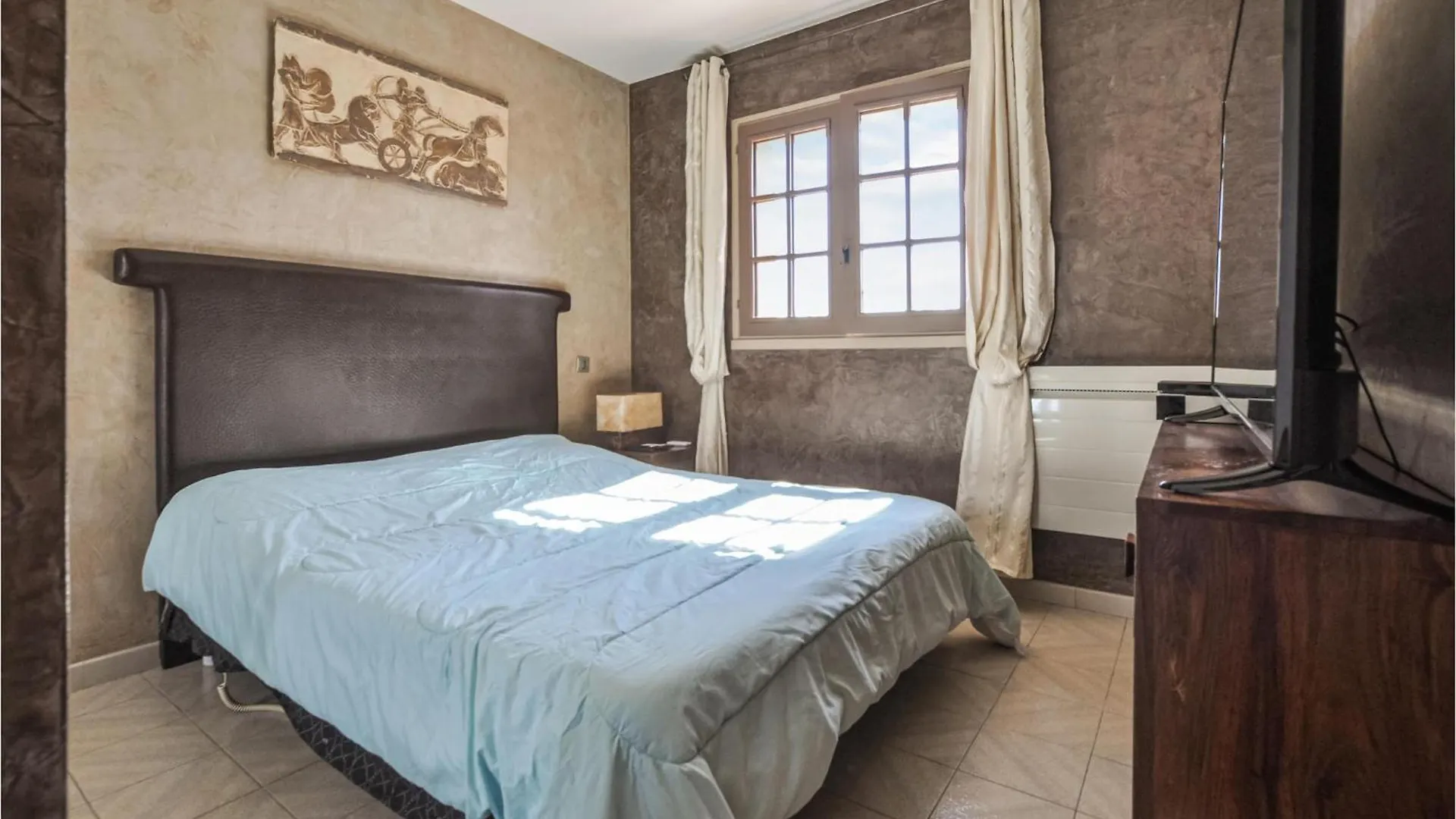 4 Bedroom Beautiful Home In Mougins