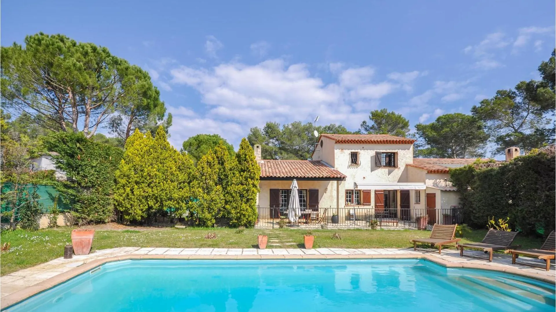 4 Bedroom Beautiful Home In Mougins Holiday home