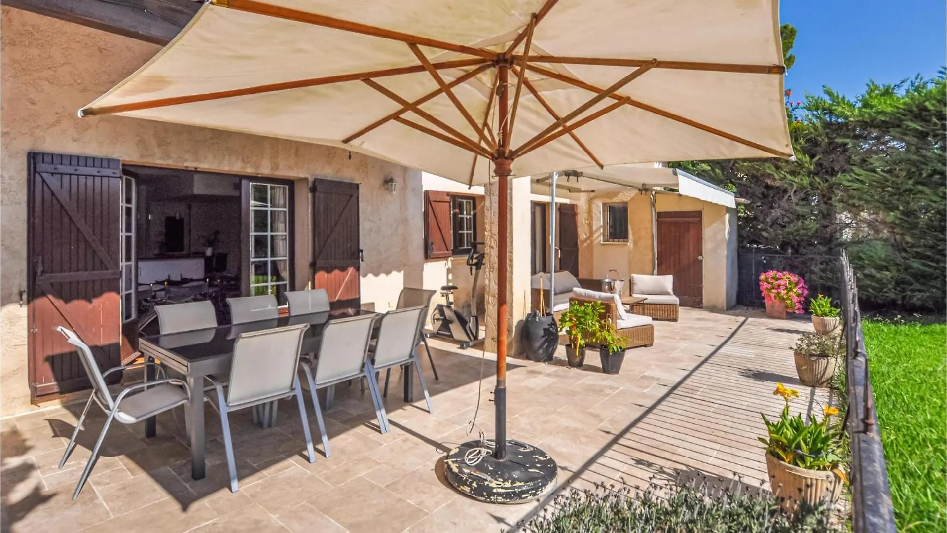 4 Bedroom Beautiful Home In Mougins