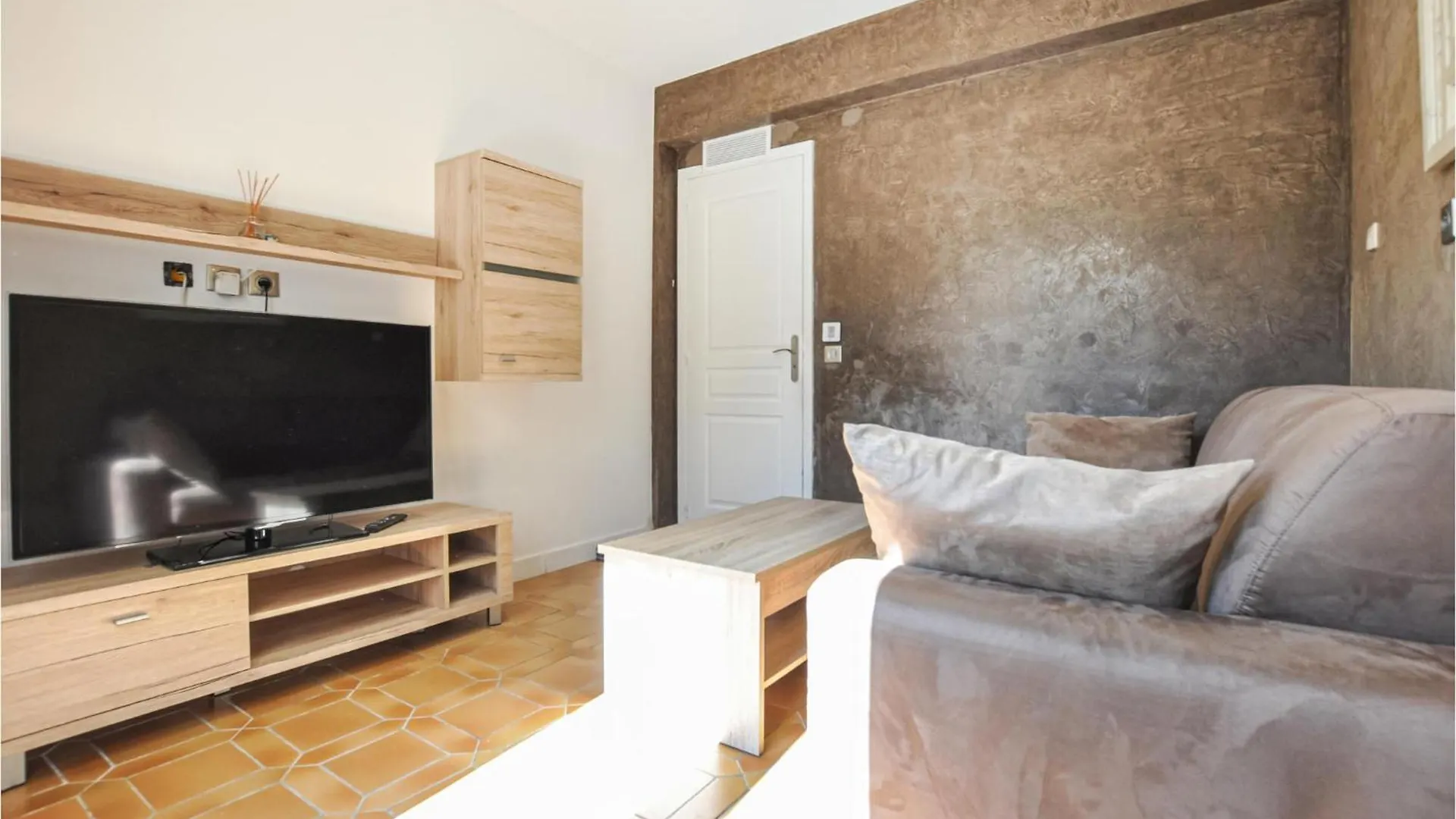 Holiday home 4 Bedroom Beautiful Home In Mougins