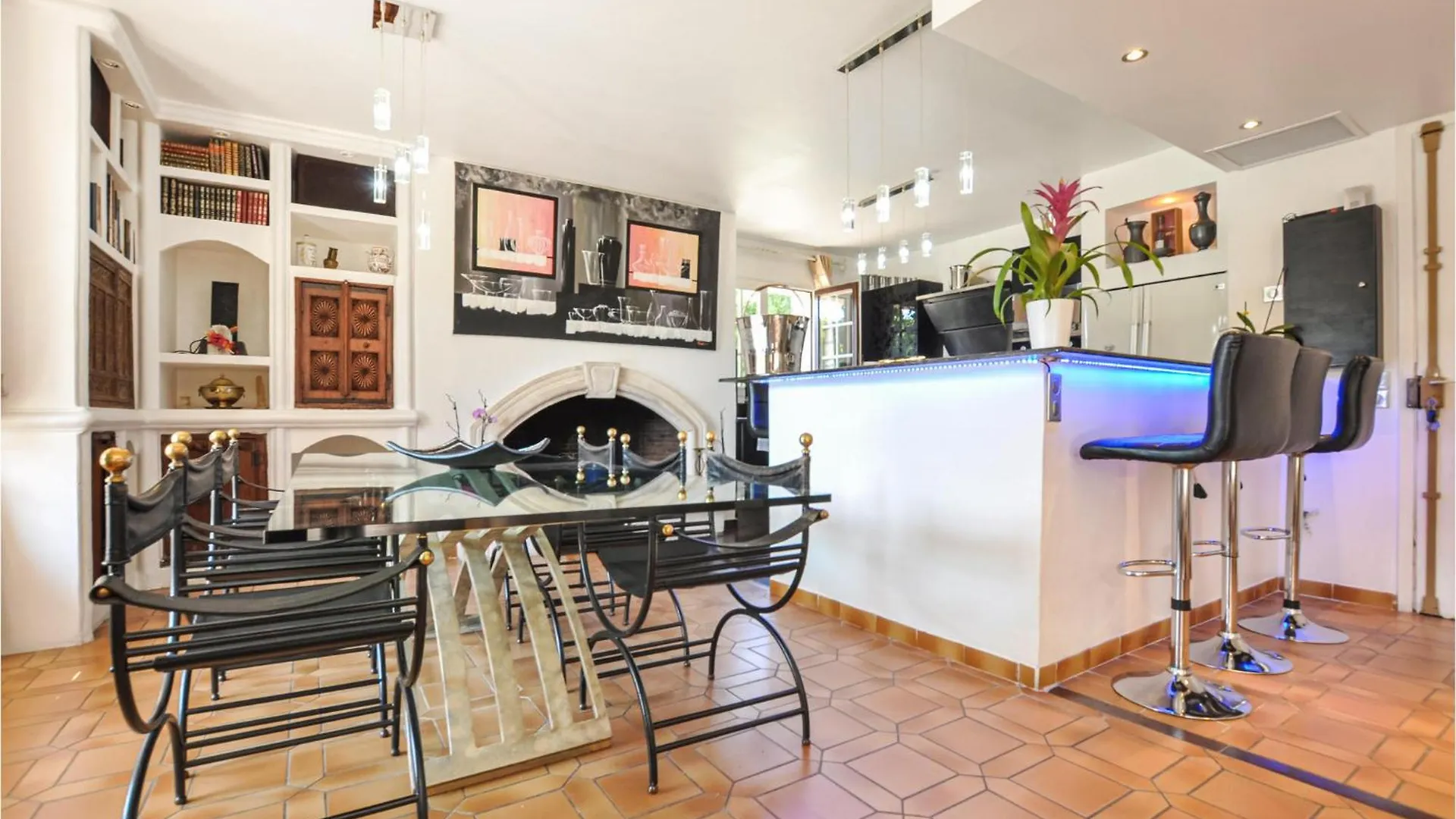 4 Bedroom Beautiful Home In Mougins