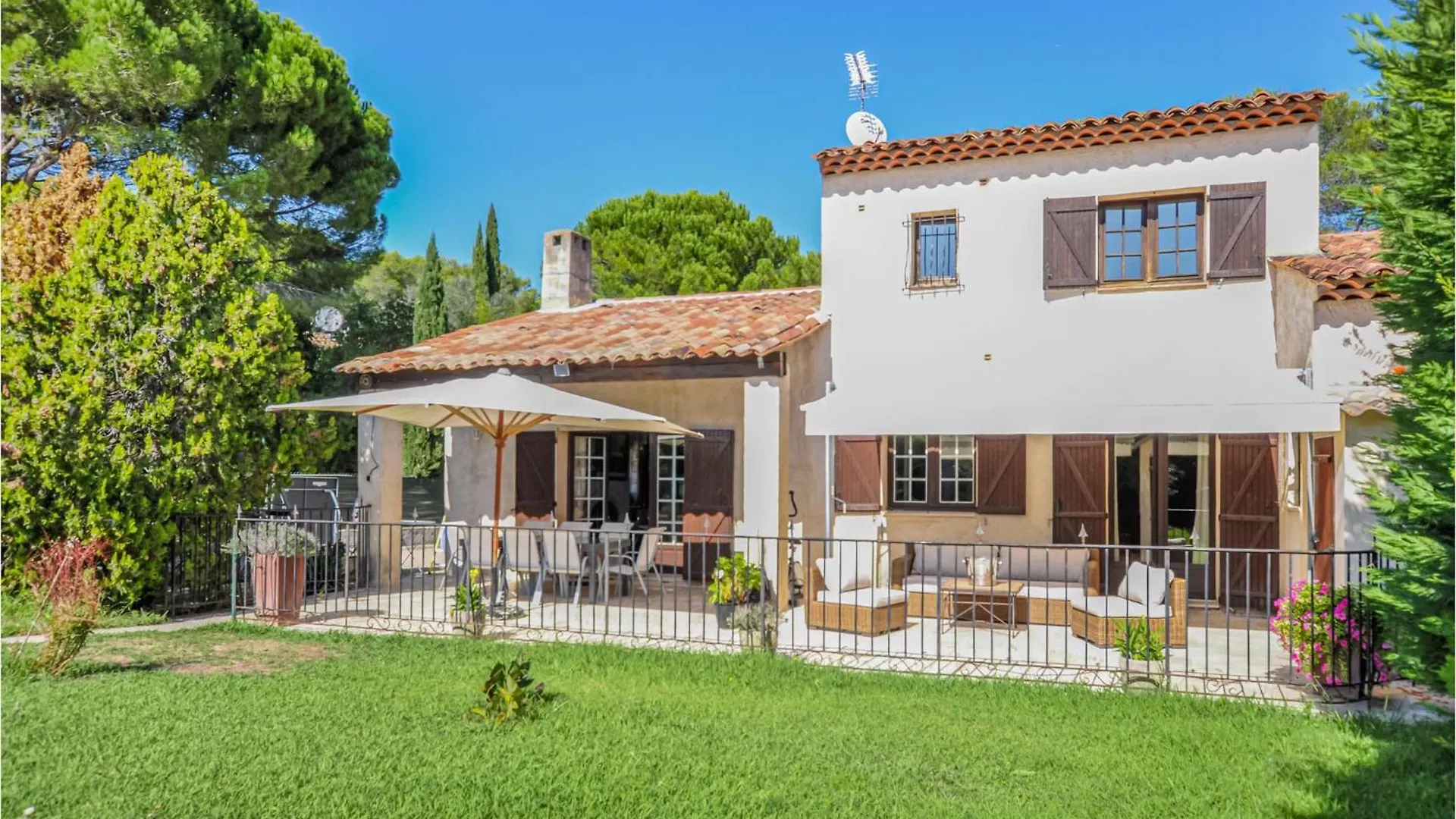Holiday home 4 Bedroom Beautiful Home In Mougins