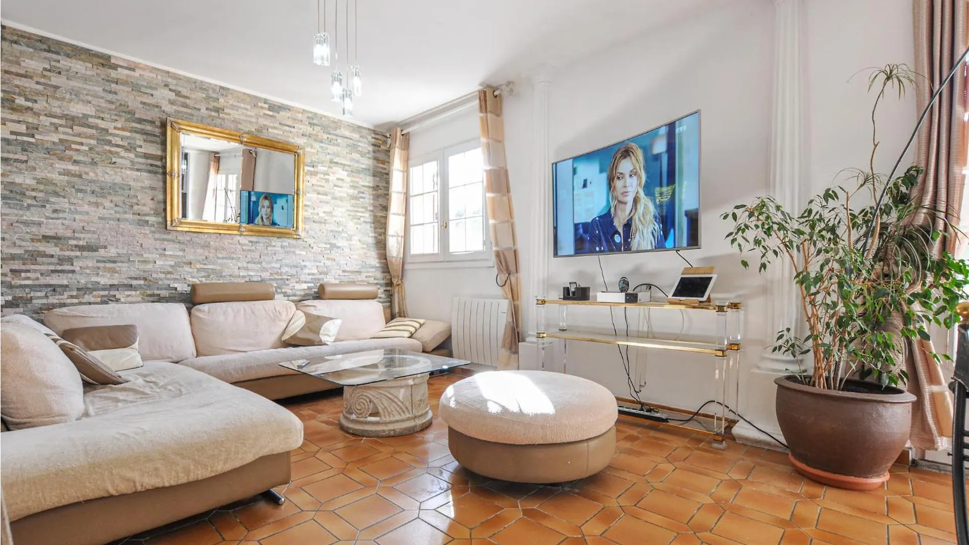 4 Bedroom Beautiful Home In Mougins 0*,