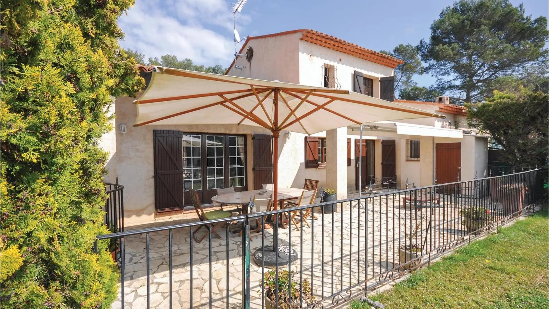 4 Bedroom Beautiful Home In Mougins Holiday home